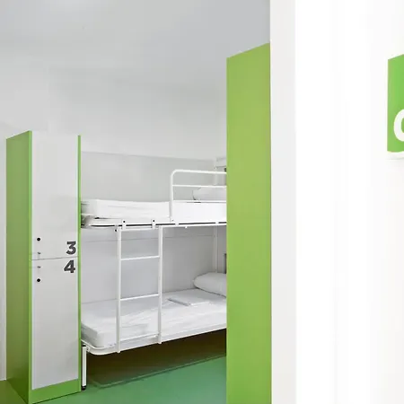 Albergue Sant Jordi Gracia *